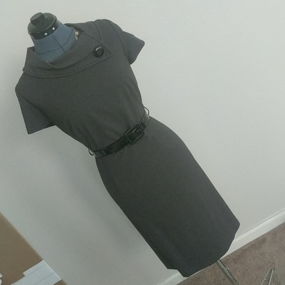 💙💙 Tahari Belted Dress